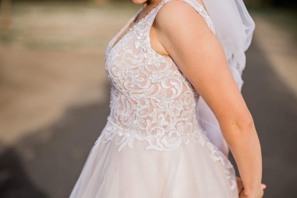 Suknia ślubna w kształcie litery A