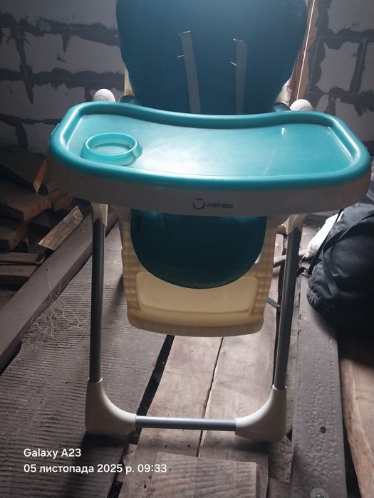 Стільчик для годування