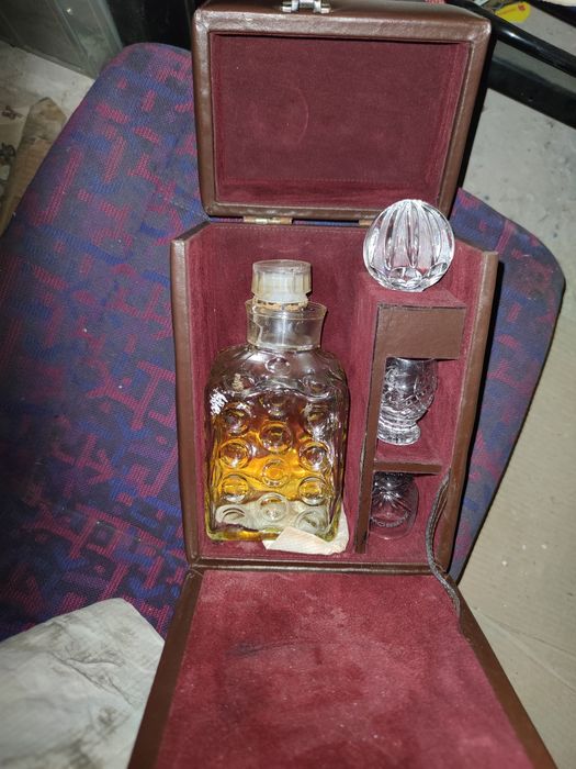 Bar vintage em pele transportável