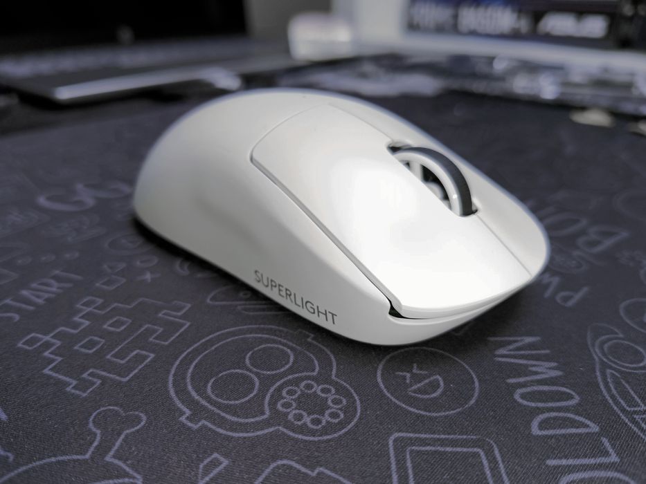 Logitech G Pro X Superlight Branco - Rato Gaming Wireless 2.4GHz