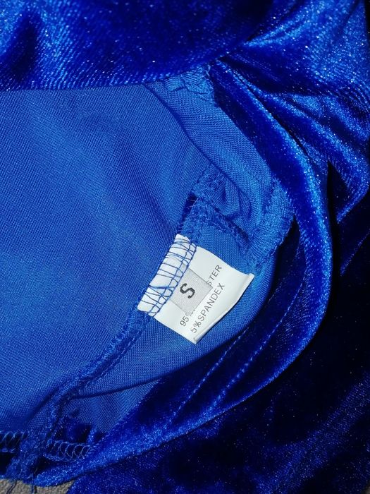 Бархатний кроп-топ Bershka