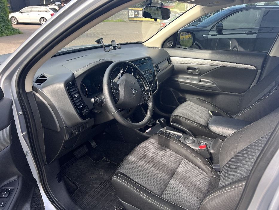 Mitsubishi Outlander III, 2016