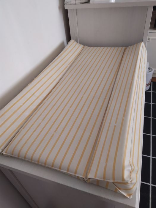 Trocador de bebé para comoda