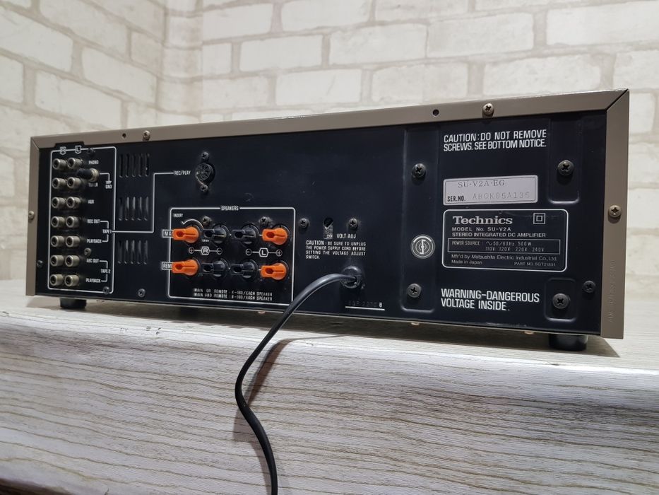 Стерео підсилювач TECHNICS SU-V2A+1, 2x45 Вт, б/у з Німеччини