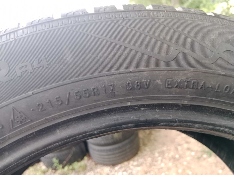Opona używana 215/55R17 Nokian WR A4 1szt.