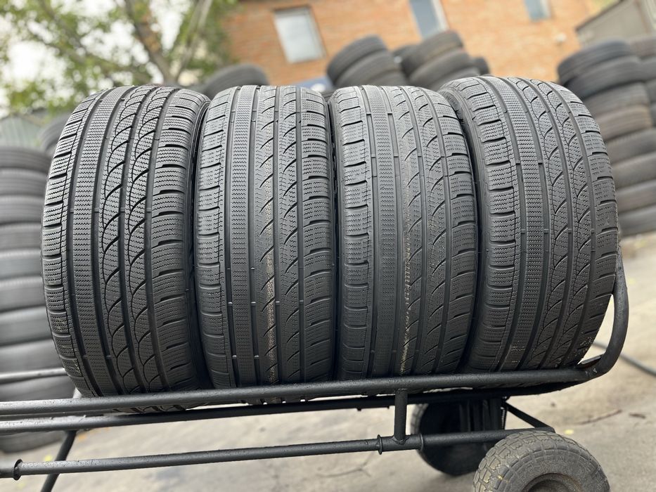 245 45 R19 102V зима Minerva Ice Plus