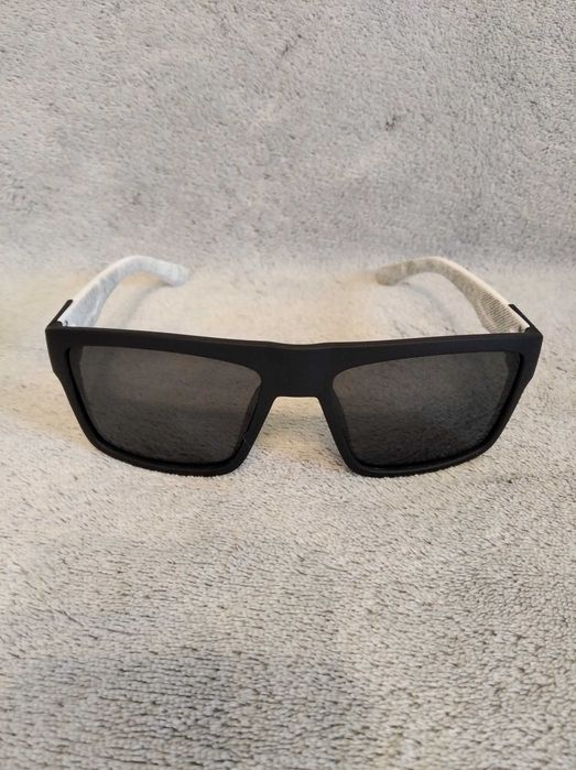 Nowe klasyczne okulary spolaryzowane czarna soczewka