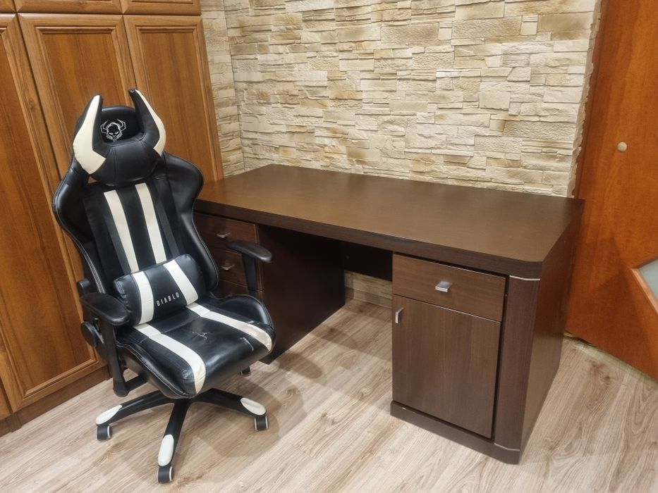Biurko 164x70 (solidne) + fotel gratis
