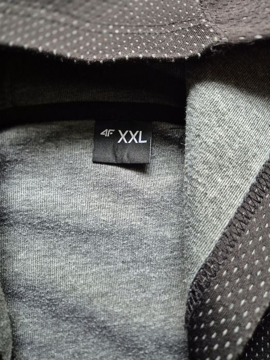 Rozpinana czarno-szara męska bluza firmy 4F rozm. XXL