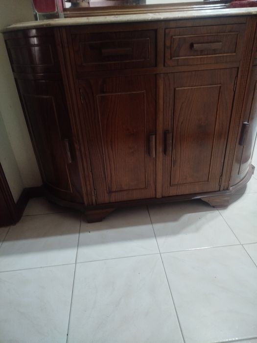 Móvel de entrada com espelho