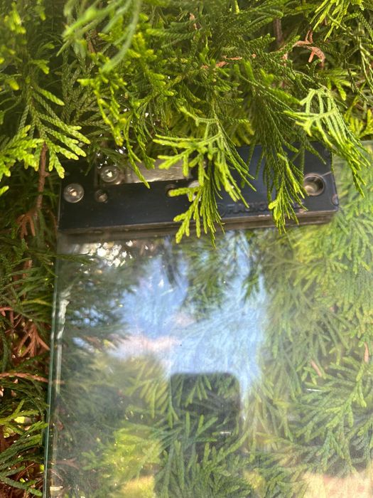 Szklane drzwi dwuskrzydłowe, hartowane.