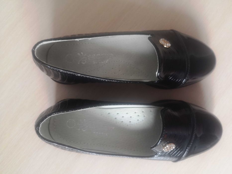 Лаковані туфелькі 33 р.