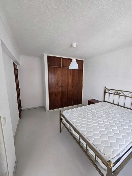3 quartos para arrendar em duplex na Alapraia