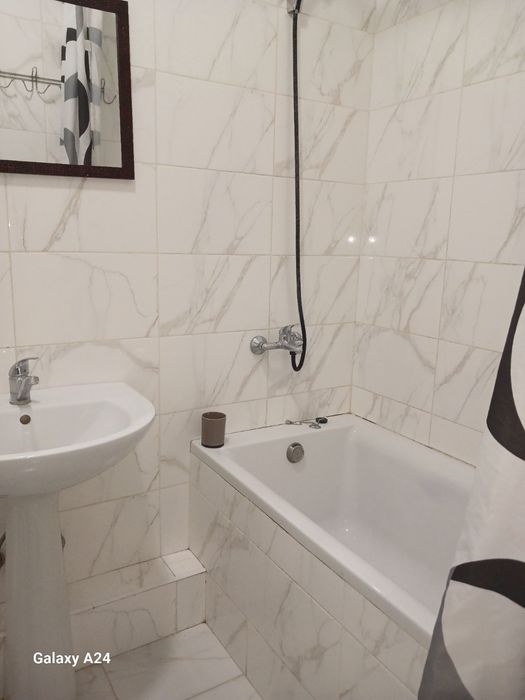 Сдам студию  большую на Боровского ЖК Золотые столбы,свет есть всегда