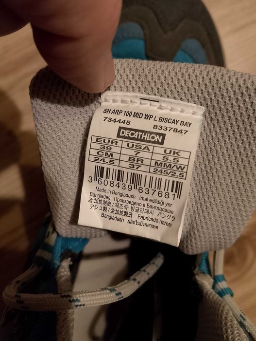 QUECHUA. Buty trekkingowe.