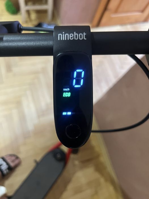 Продаю електросамокат Ninebot (Simply Moving)
