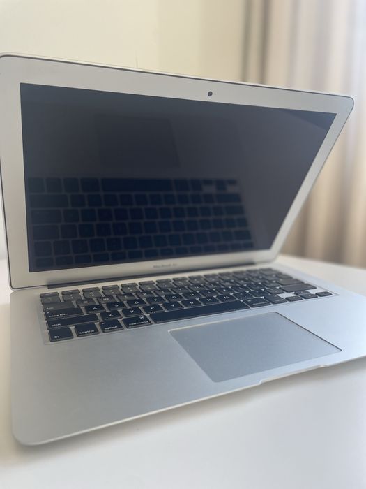 Macbook Air - muito bem cuidado *Precisa de reparação*