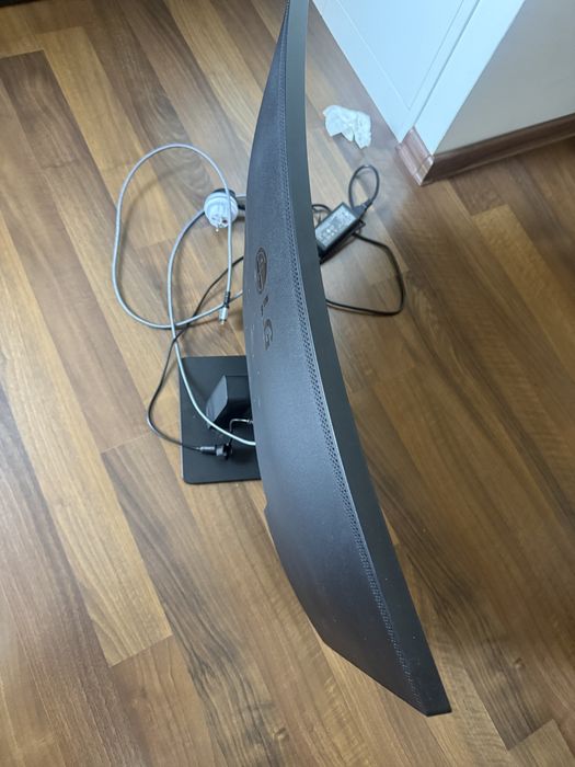 LG 32’ monitor zakrzywiony