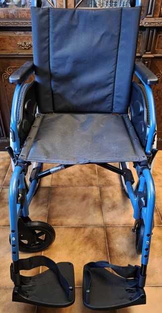 Cadeira de Rodas + Propad Revolve Si Invacare