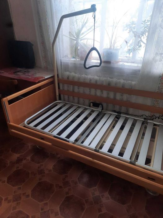 Ліжко механічне з матрасом