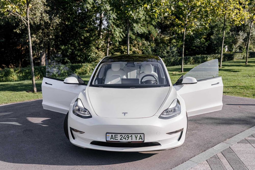 Tesla model 3 2022 82 квт повний привід
