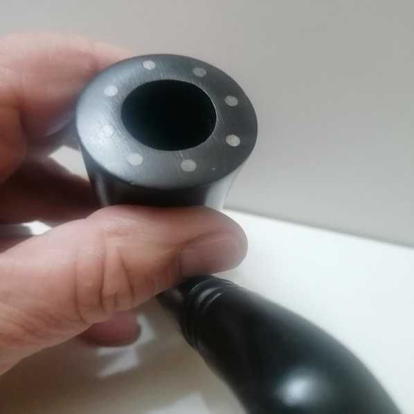 Cachimbo de Moçambique com incrustações em osso