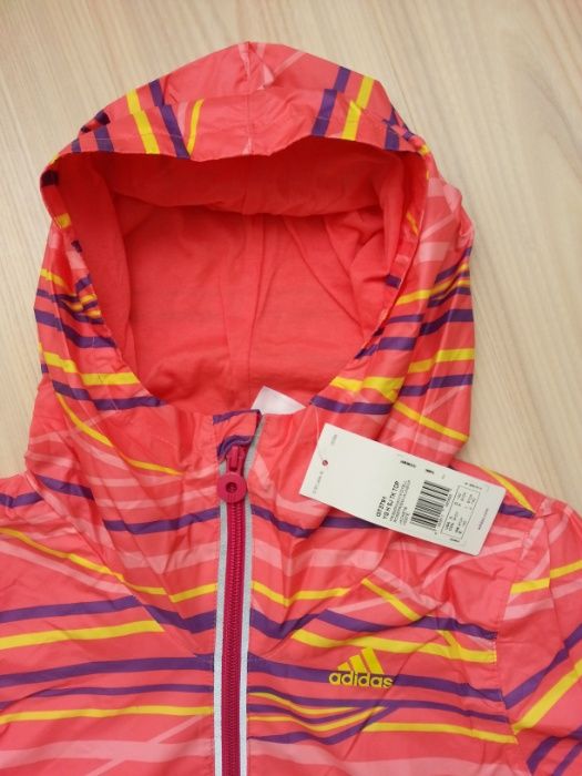 Фірмова куртка-вітровка Adidas для дівчинки 9-10 років (зріст 140)