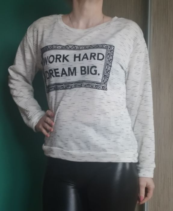 Cienka bluza z napisem L