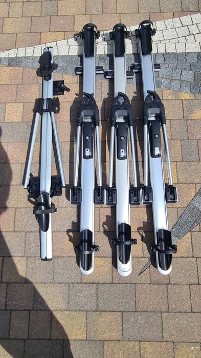 Bagażnik dachowy z uchwytami rowerowymi