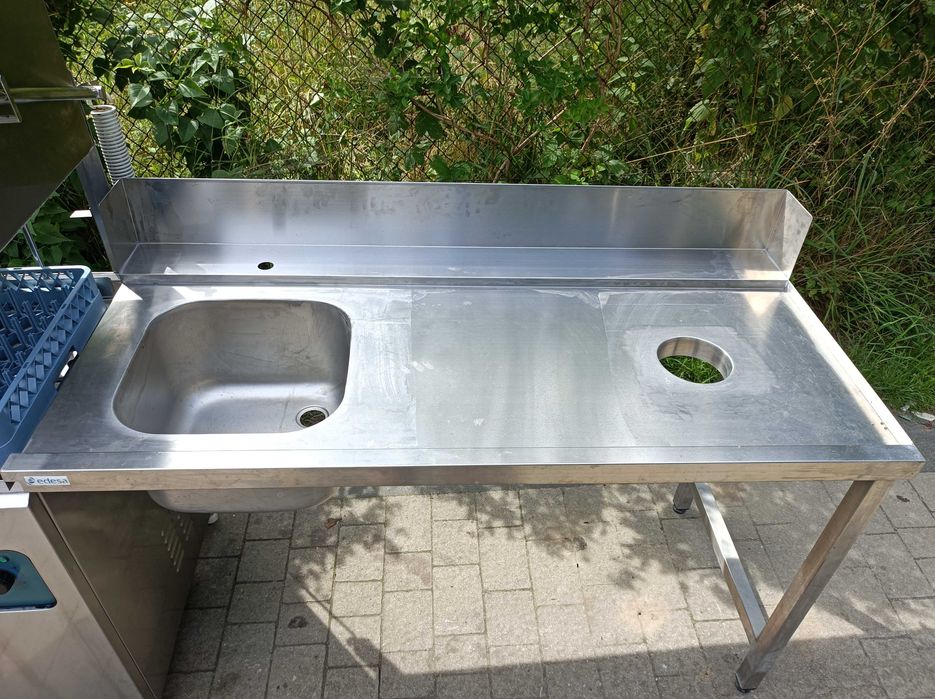 stół podawczy do zmywarki kapturowej