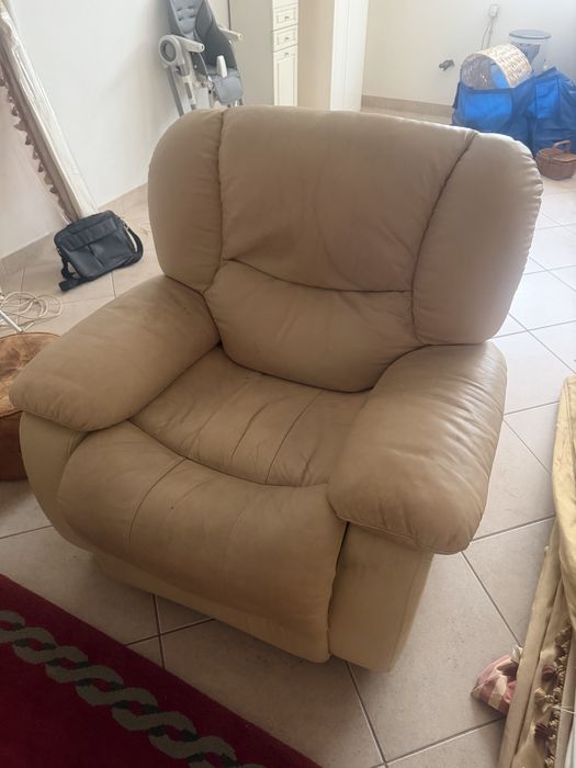 Conjunto de sofas em pele