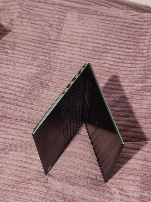 Продам ноутбук Dell vostro 5590