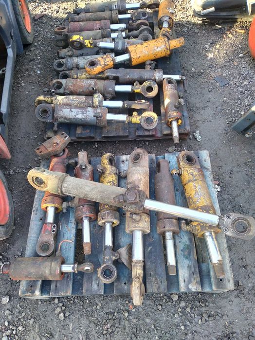 siłowniki hydrauliczne przechyłu z wózków widłowych