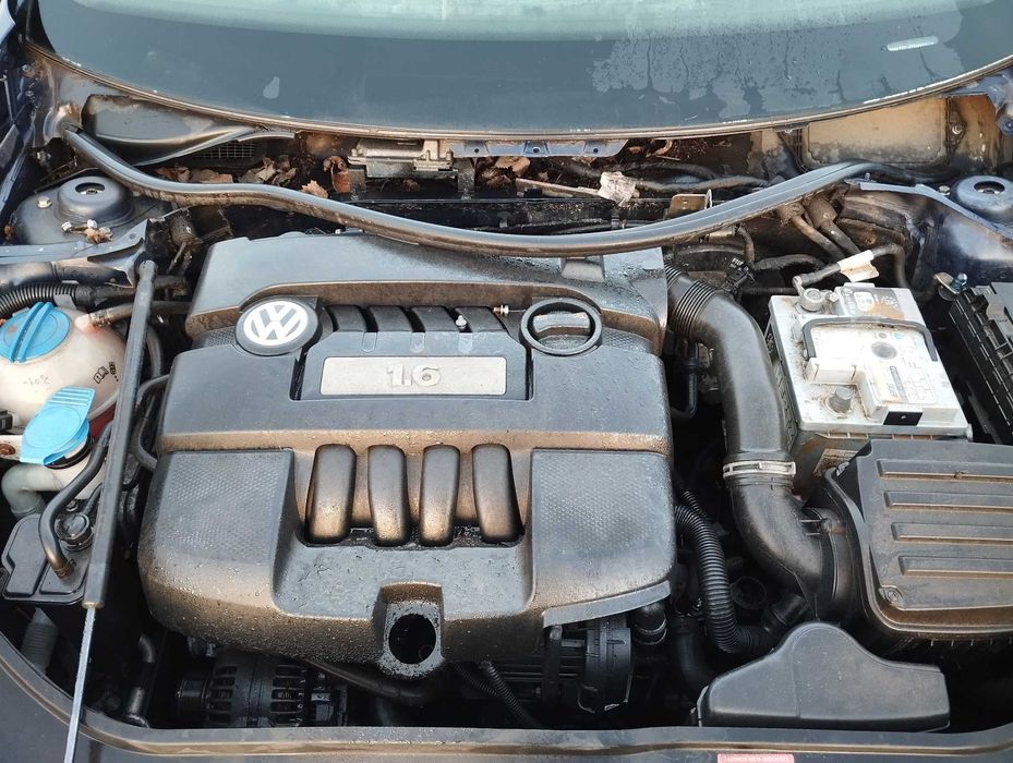 VW Golf 5 Variant 1.6i 2008r. Silnik .