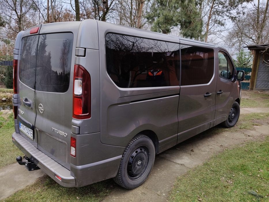 Opel vivaro 9 osobowy