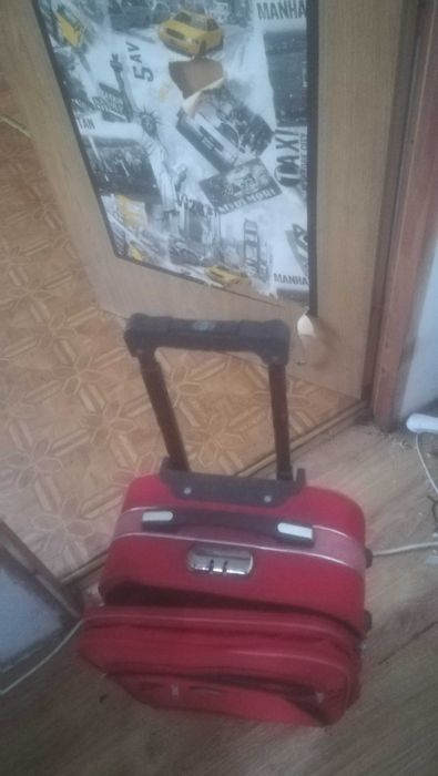 Walizka na kolkach