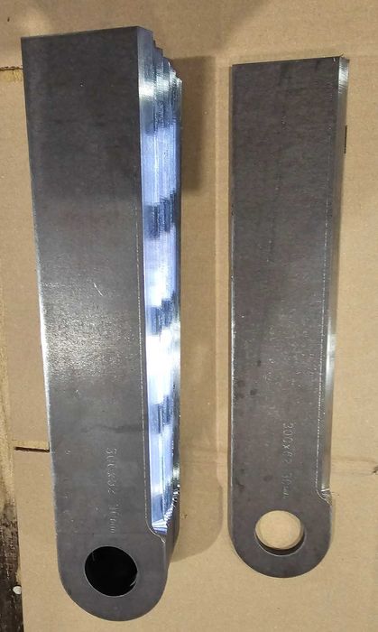 Nóż do przystawki 300x62x6 ∅30mm, cały z Hardox 500