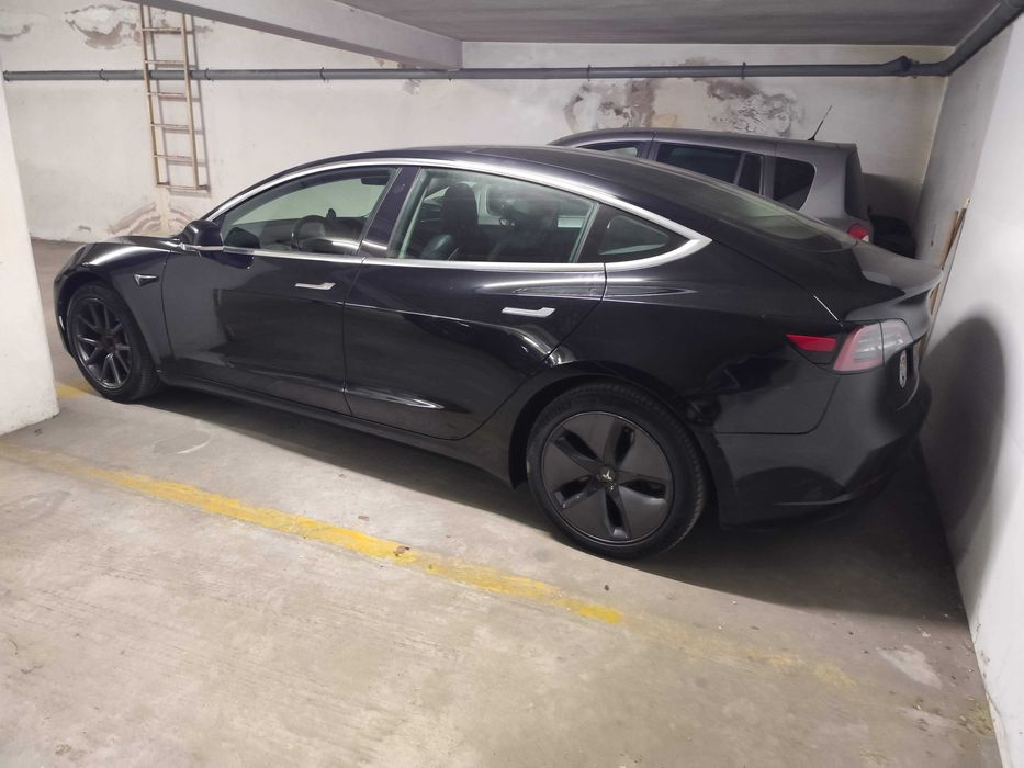 Vende se / arrenda-se  lugar garagem centro de Espinho