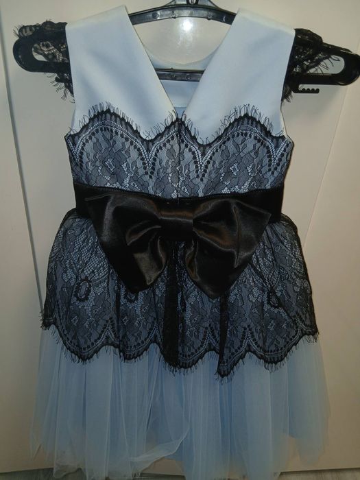 Нарядна сукня для дівчинки