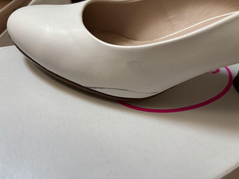 Biale buty ślubne
