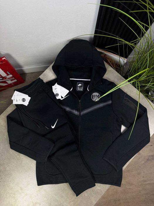 Спортивний костюм Nike Tech Fleece PSG Paris чорний чоловічий S-2XL