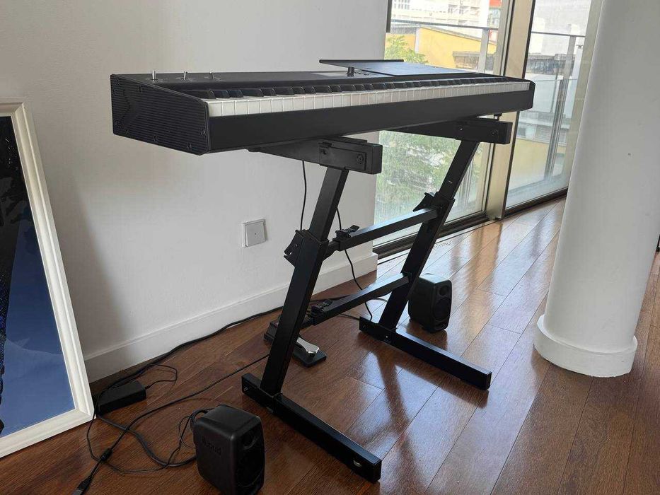 Studiologic SL73 Studio + Pedal + Computer Plate + Stands