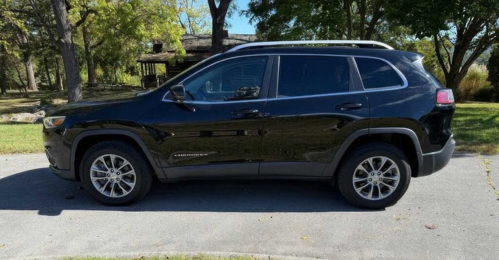 Jeep Cherokee Latitude Plus      2020