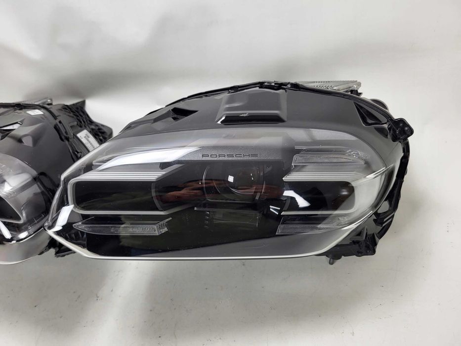 PORSCHE TAYCAN 9J Фара Фари передні ліва права Full Led USA EU