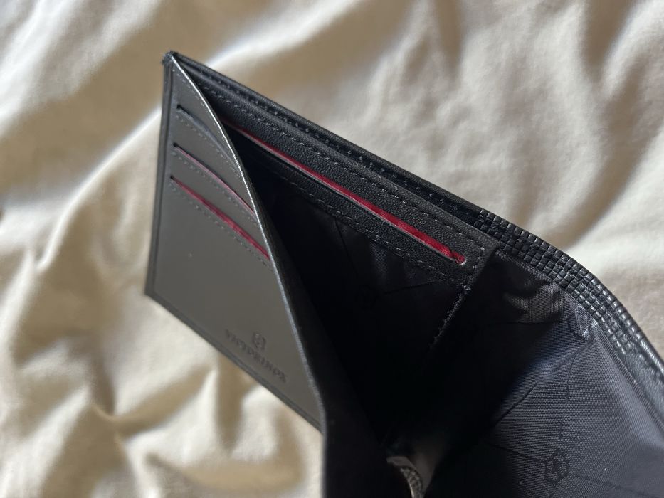 Carteira Victorinox nova