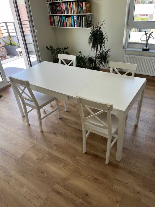 Stół IKEA rozkładany   4 krzesła