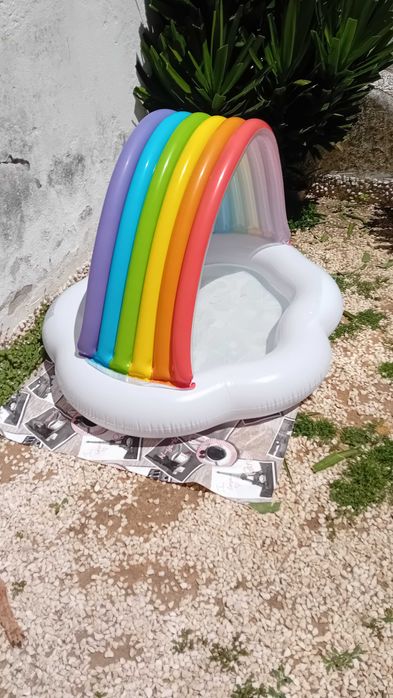 Vendo piscina de criança