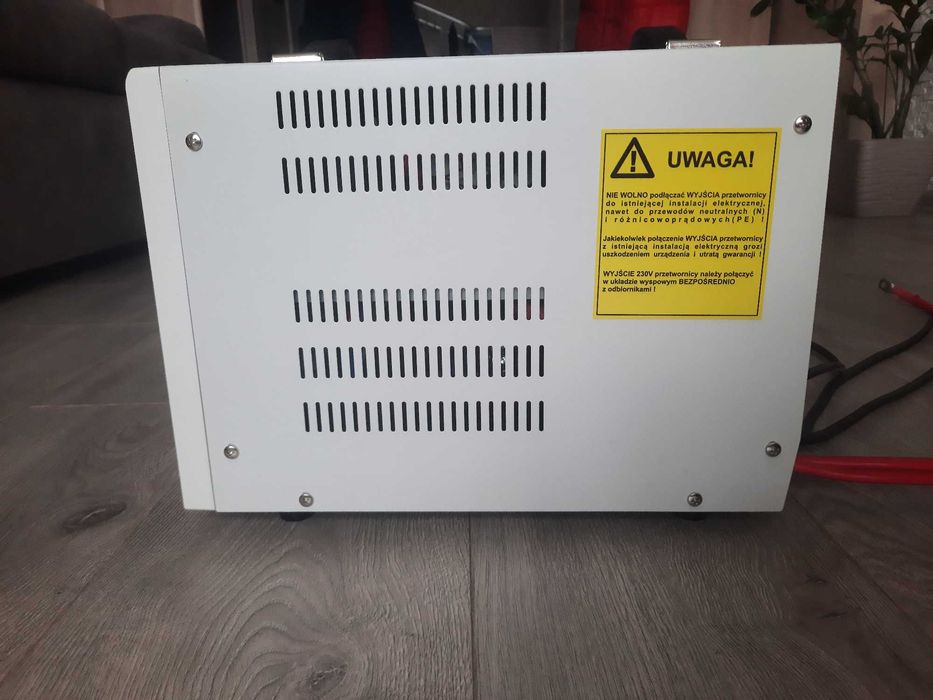 Інвертор Volt Polska SinusPro-2000E (1250/2000W)
