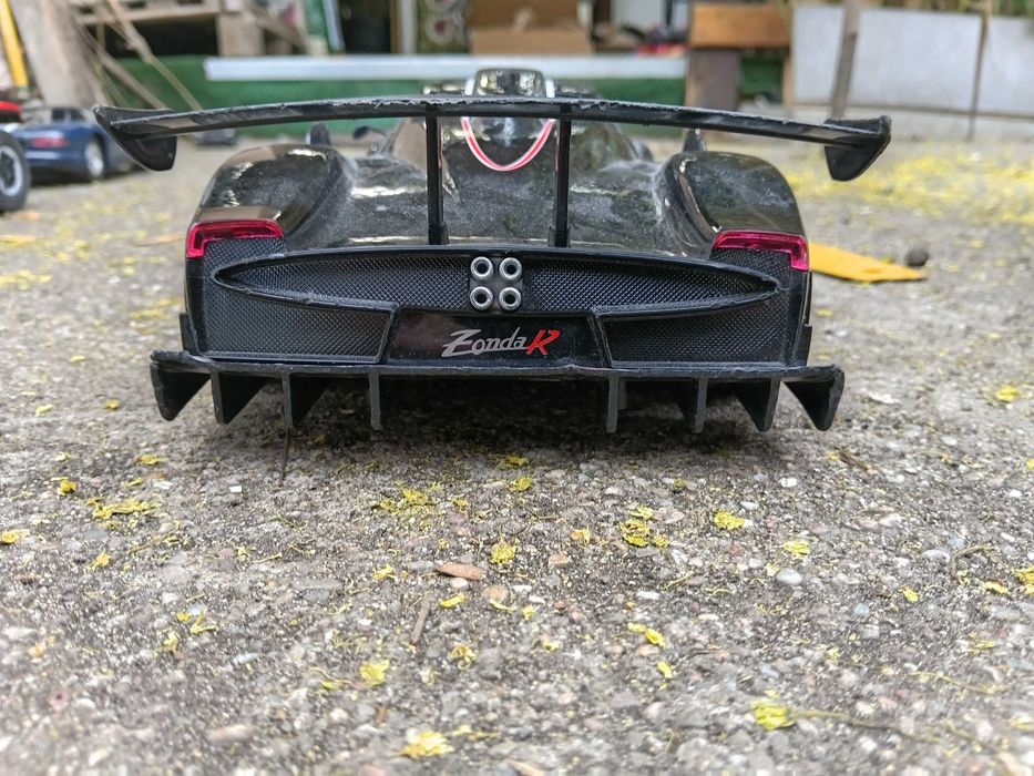 Pagani Zonda R R/C sterowane auto w skali 1/14 od Rastar