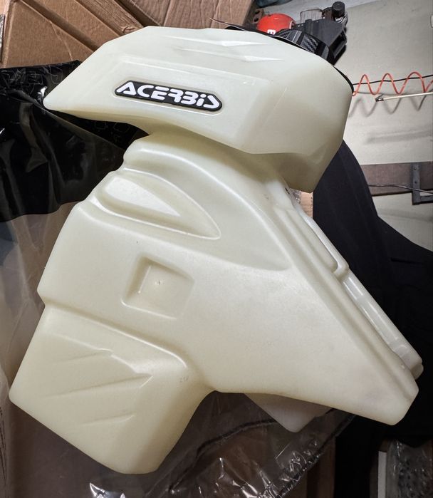 Desposito Husqvarna TC TE FC FE 15lts Acerbis